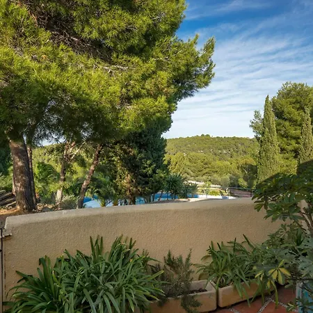 Vil·la 3 Bedroom With Shared Pool And Amazing Sea Views *